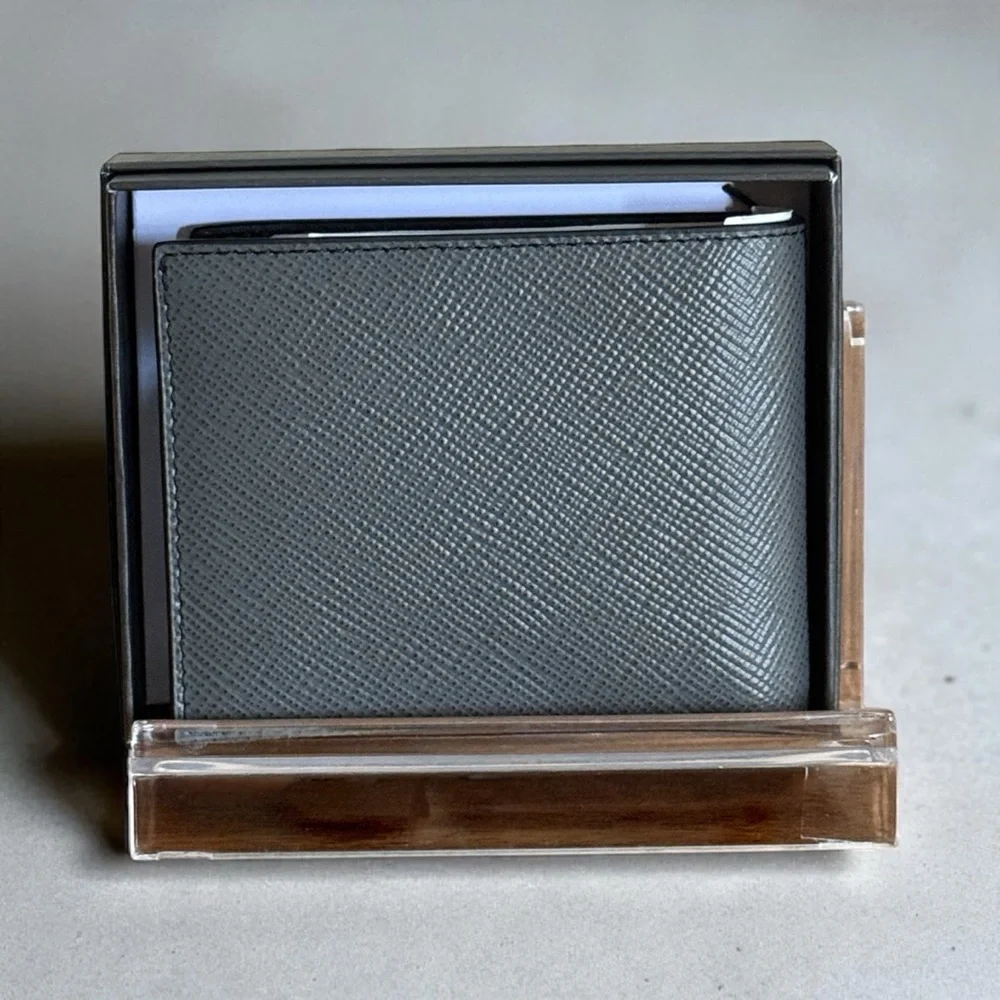 NWT Michael Kors Men’s Leather Harrison Wallet in Greyhound! New in Box! - Picture 2 of 5